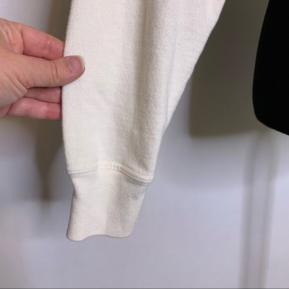 ModCloth cream off white cropped long sleeve sweatshirt Extra Small XS NWT - Picture 5 of 13